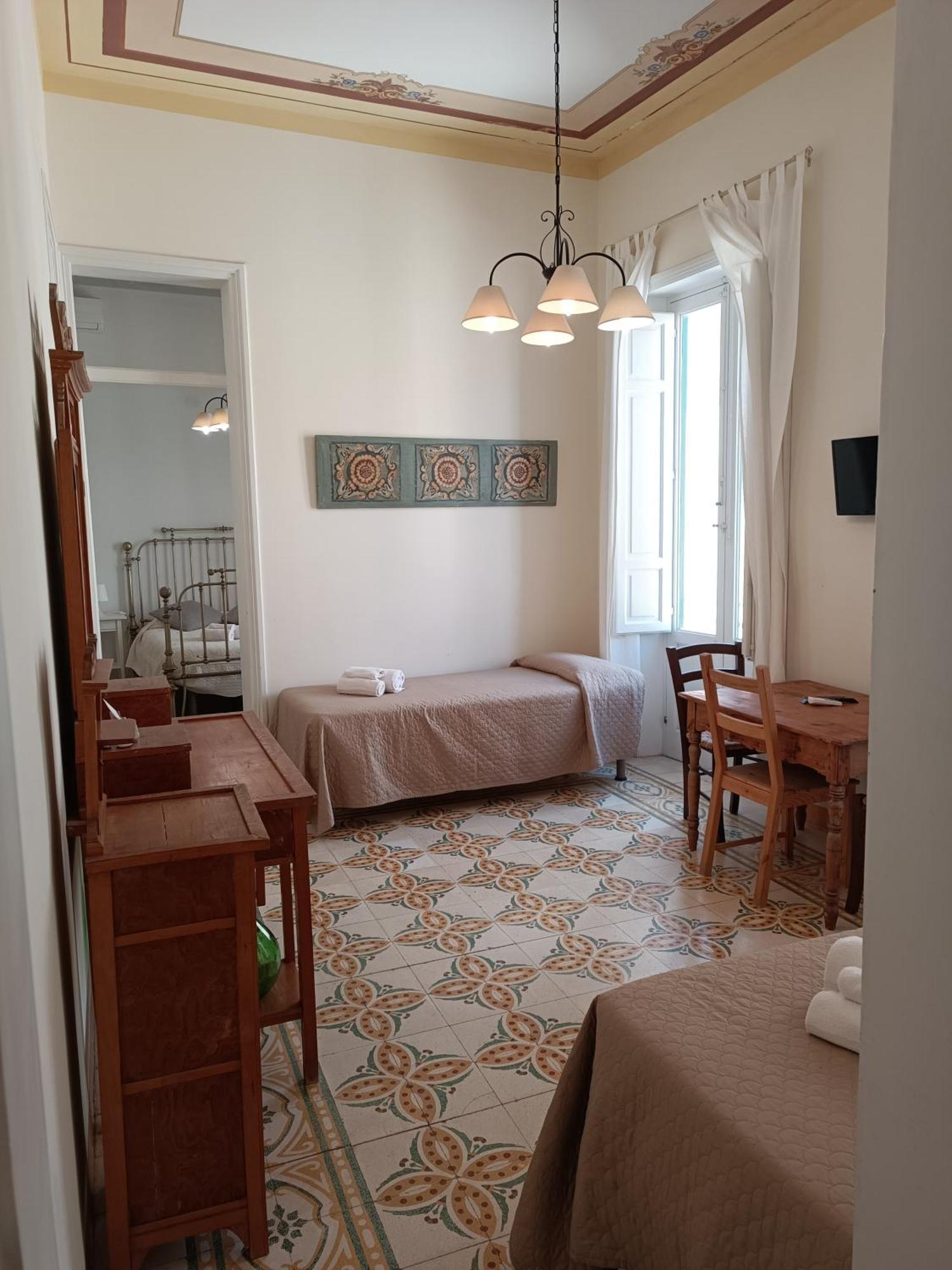 Boutique Rooms And Breakfast Granveliero Trapani Exterior photo