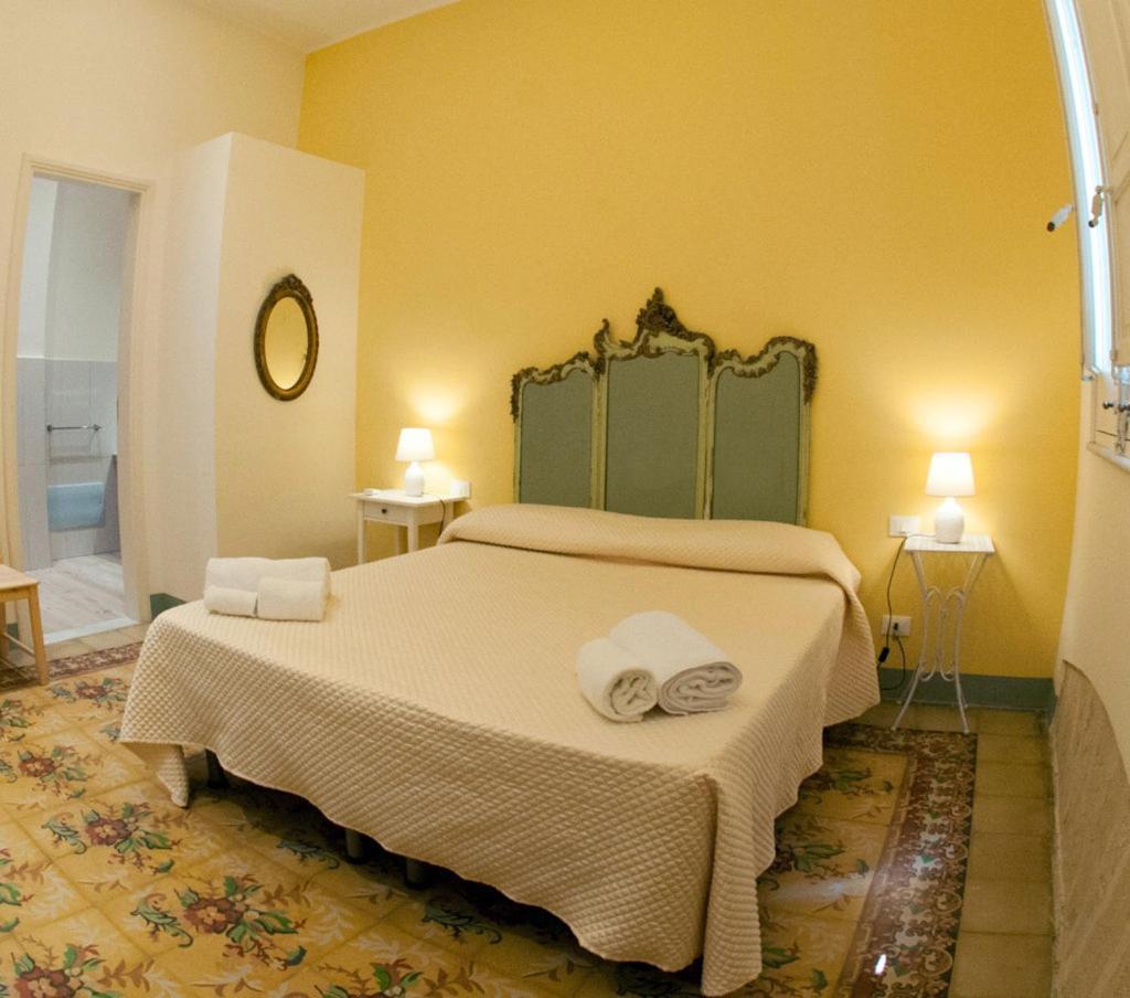 Boutique Rooms And Breakfast Granveliero Trapani Exterior photo
