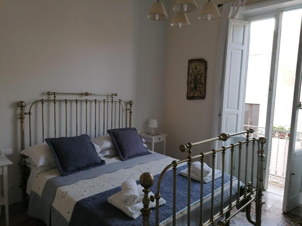 Boutique Rooms And Breakfast Granveliero Trapani Exterior photo